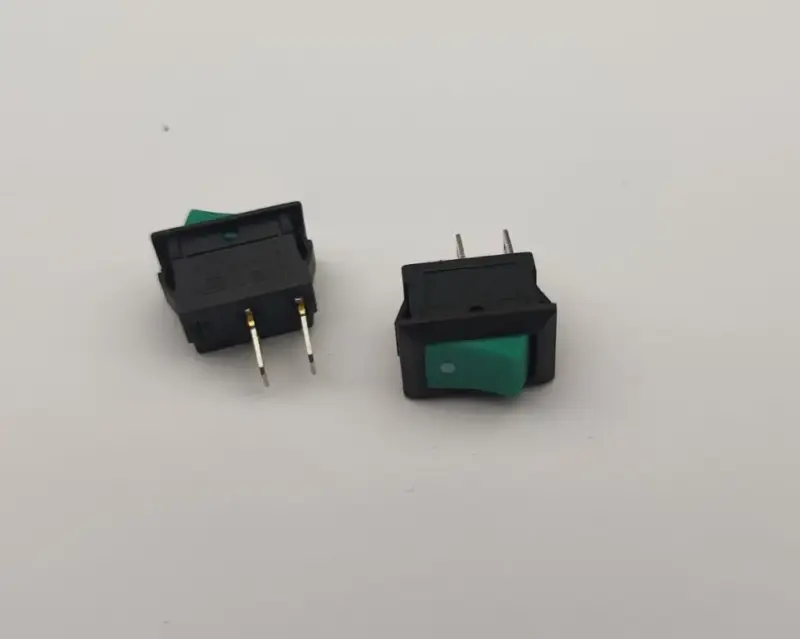 Intrerupator ON/OFF 3A /250V foarte mic dreptunghiular cu 2x contacte 13x8mm