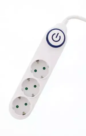 Prelungitor 3 prize 5m alb cu intrerupator cablu 3xG1.5mmp Well