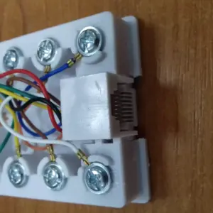 Priza retea simpla RJ45 8/8 aplicata prindere cu suruburi