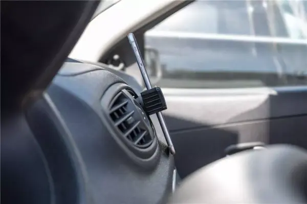 Suport auto universal pentru smartphone cu prindere la ventilatie Goobay - imagine 8